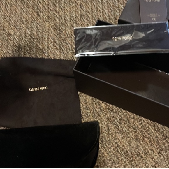 Tom Ford Sunglasses - Picture 7 of 7